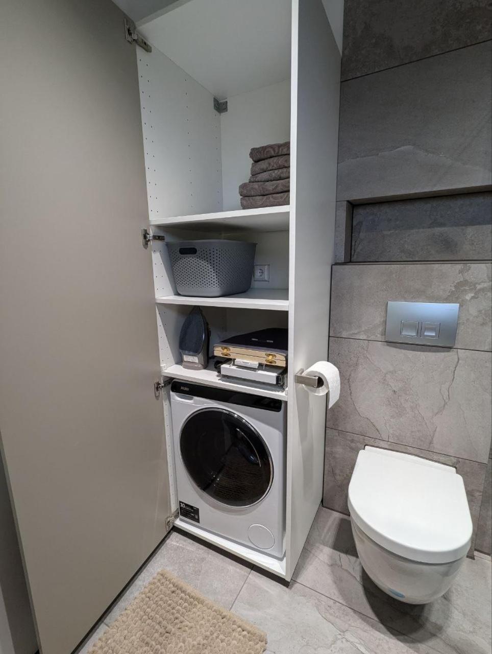 Kleine Studio-wohnung, Kontaktloser Check-in Apartment
