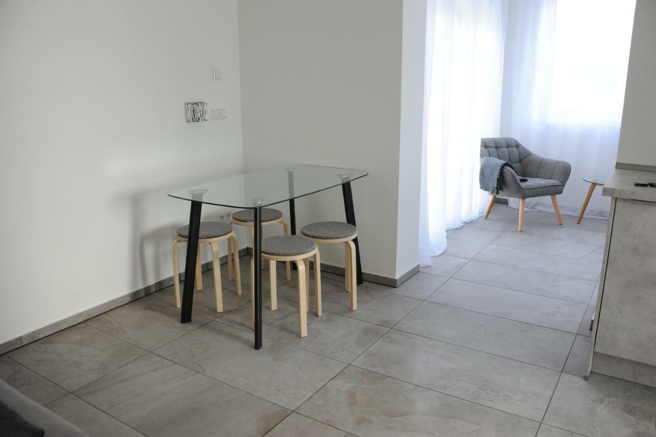 Kleine Studio-wohnung, Kontaktloser Check-in